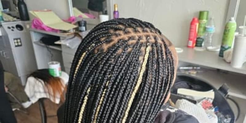 Braiding Amor African Hair salon