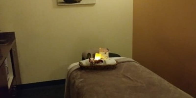 Hand & Stone Massage and Facial Spa