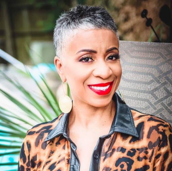 Toya Knowles @ Salon & Spa Galleria photo 3