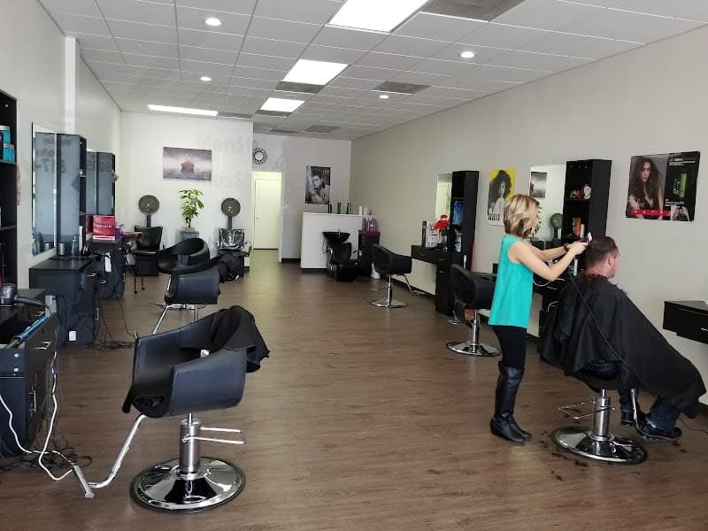 Kelly's Haircuts photo 3