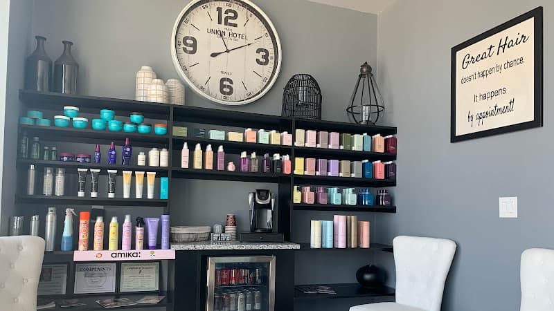 Uptown Salon Lantana photo 1