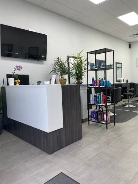 EZ-Clips Salon photo 3