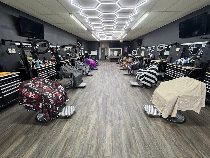 DFW BARBERS LLC in Forest Hill