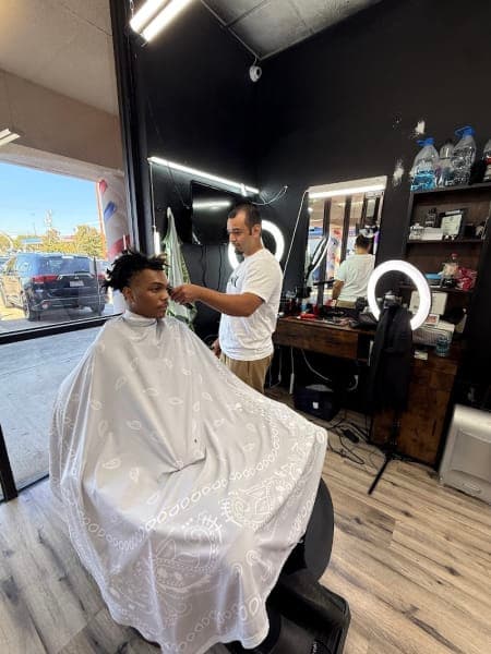 The Den Barbershop&Salon photo 2