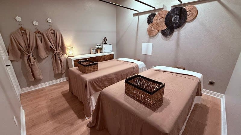 Deluxe Thai Massage & Wellness photo 1