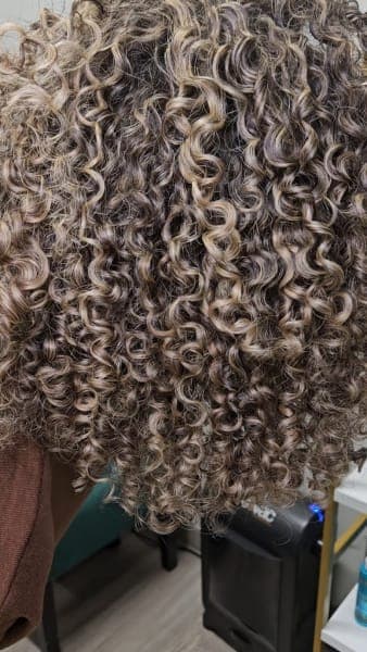 Querisma Beauty Studio in Dallas