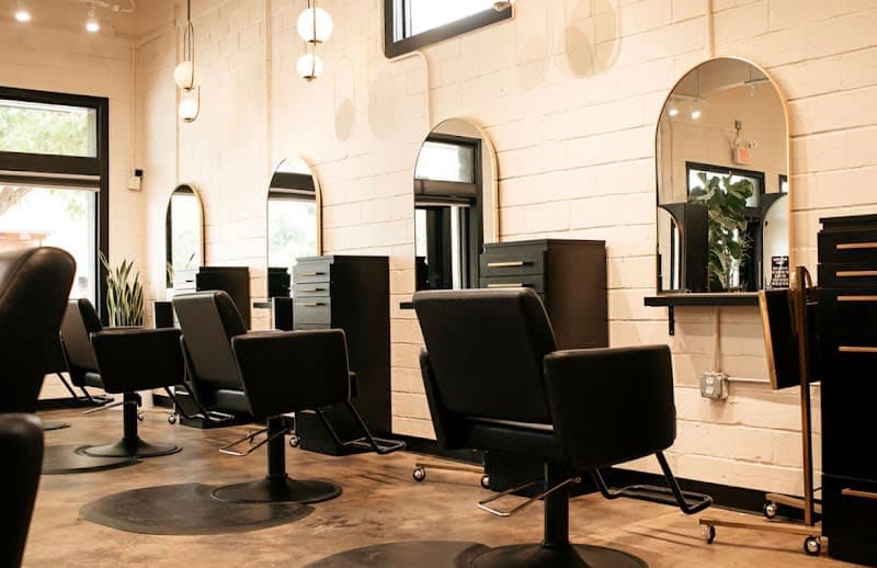 Salon NV photo 1