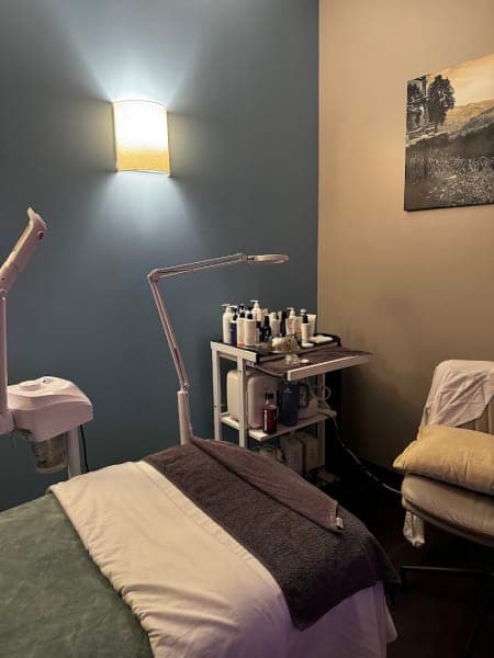 Hand & Stone Massage and Facial Spa photo 2