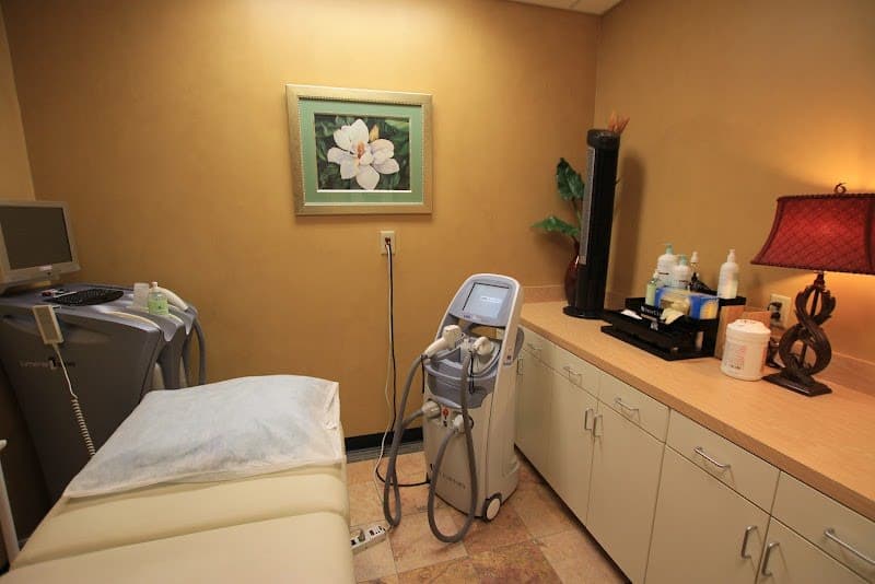 Accent On You Cosmetic Surgery Center And Medi-Spa photo 2