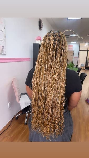 Unique Braids and Weaves Hair Salon photo 2