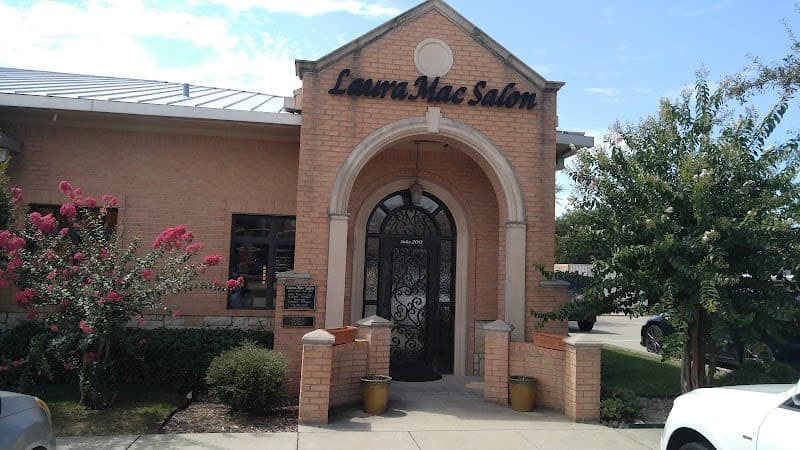 Laura Mac Salon photo 2