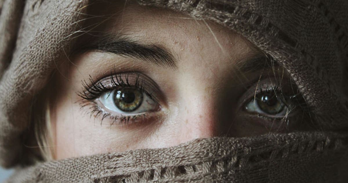 Lash Extensions vs Lash Lift: Which Is Right for You?